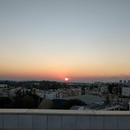 Herzelia Rooftop Special 2 Room Apartment Herzliya Exterior foto